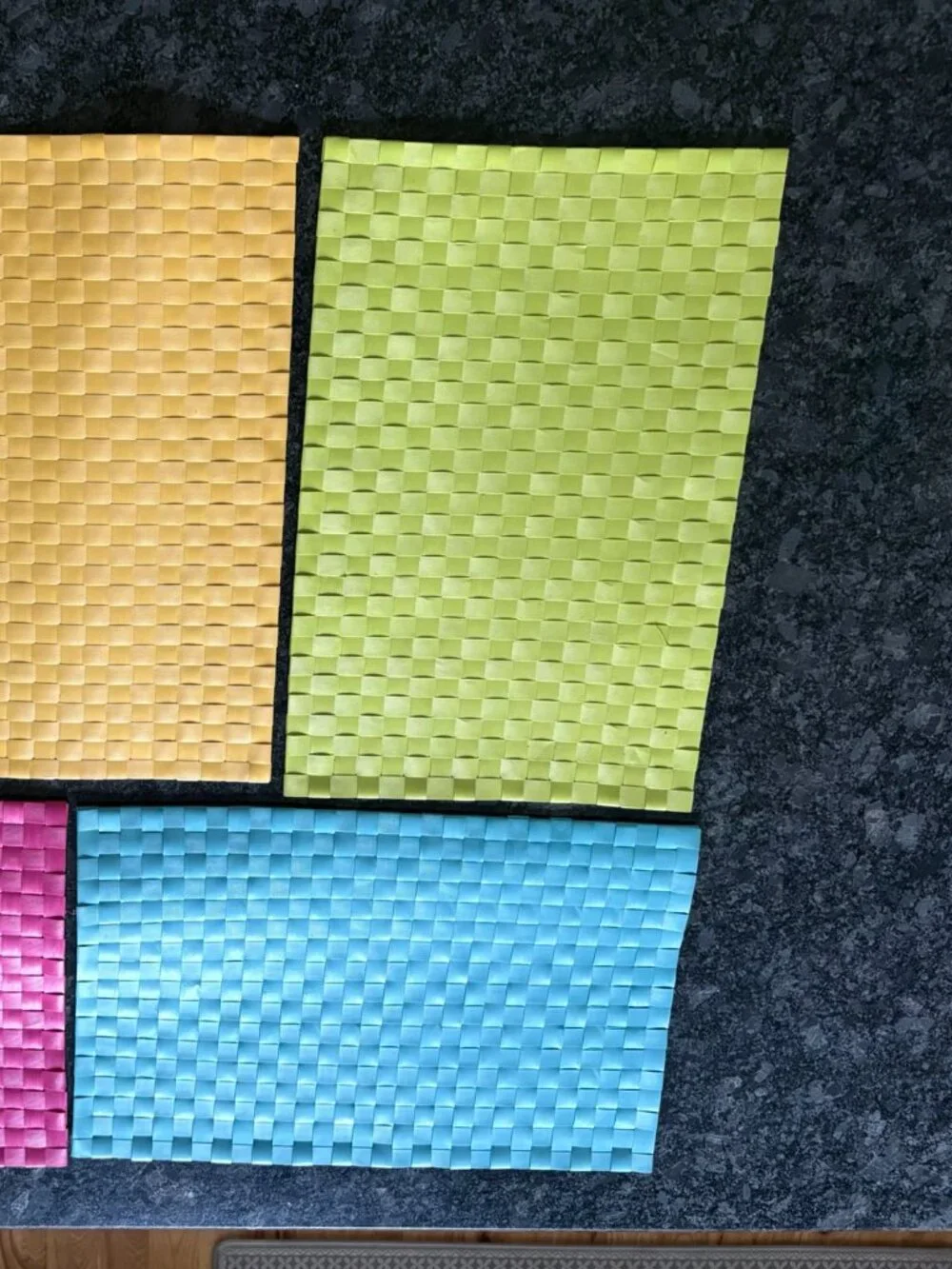 Lot of 5 colorful woven plastic placemats